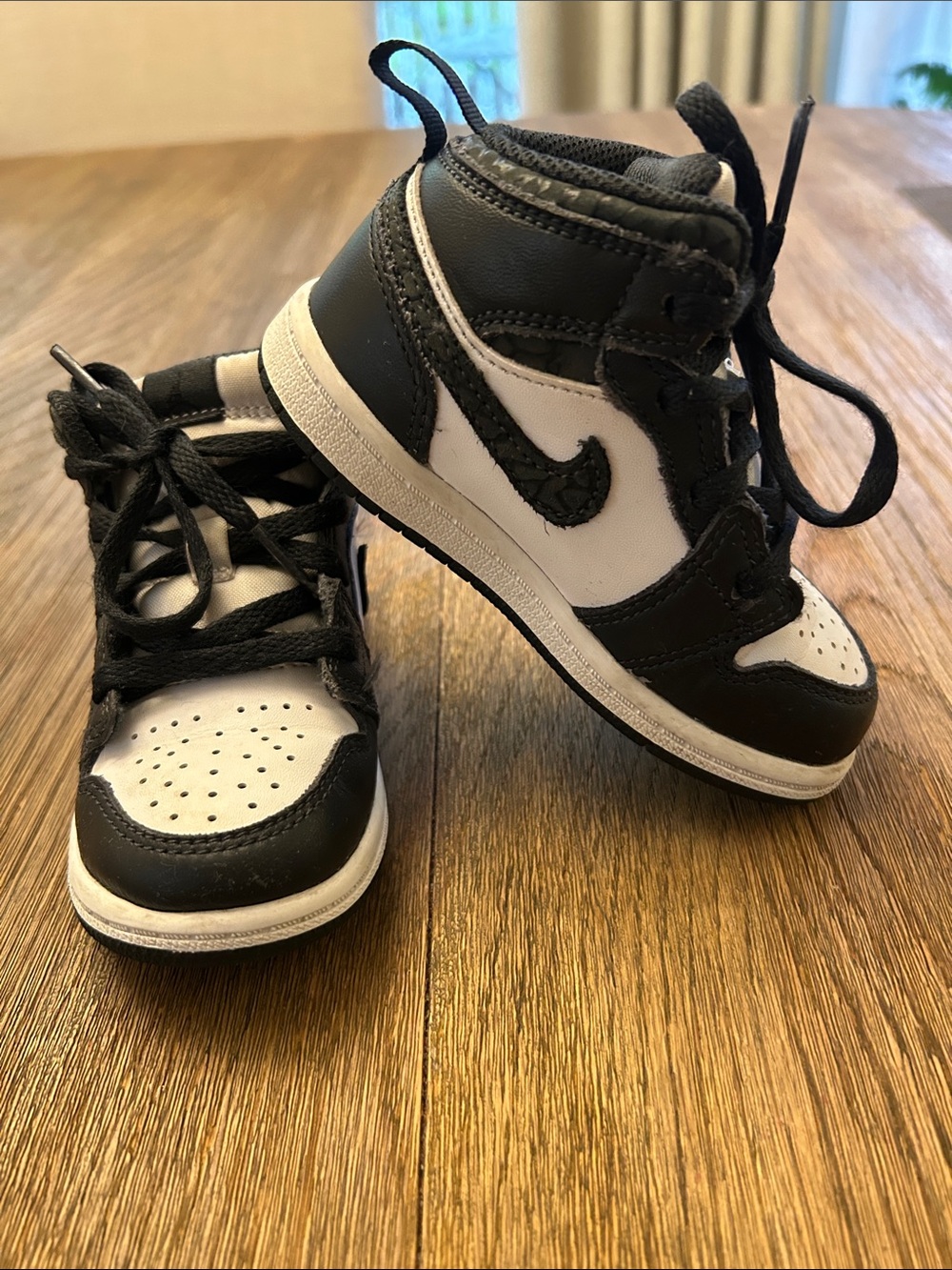 Air Jordan 1 Mid SE size 8C